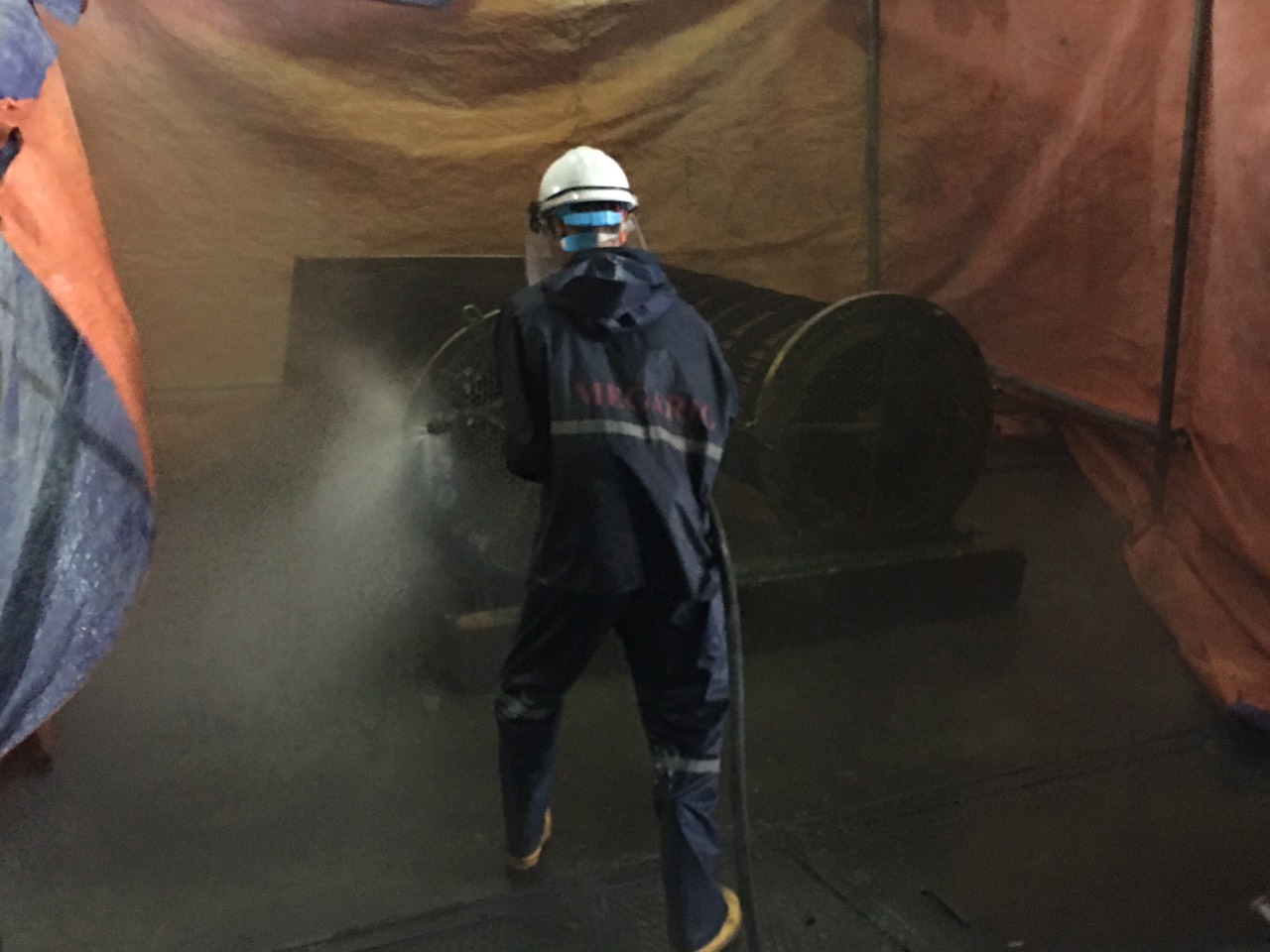 Cleaning steam turbine heat exchanger