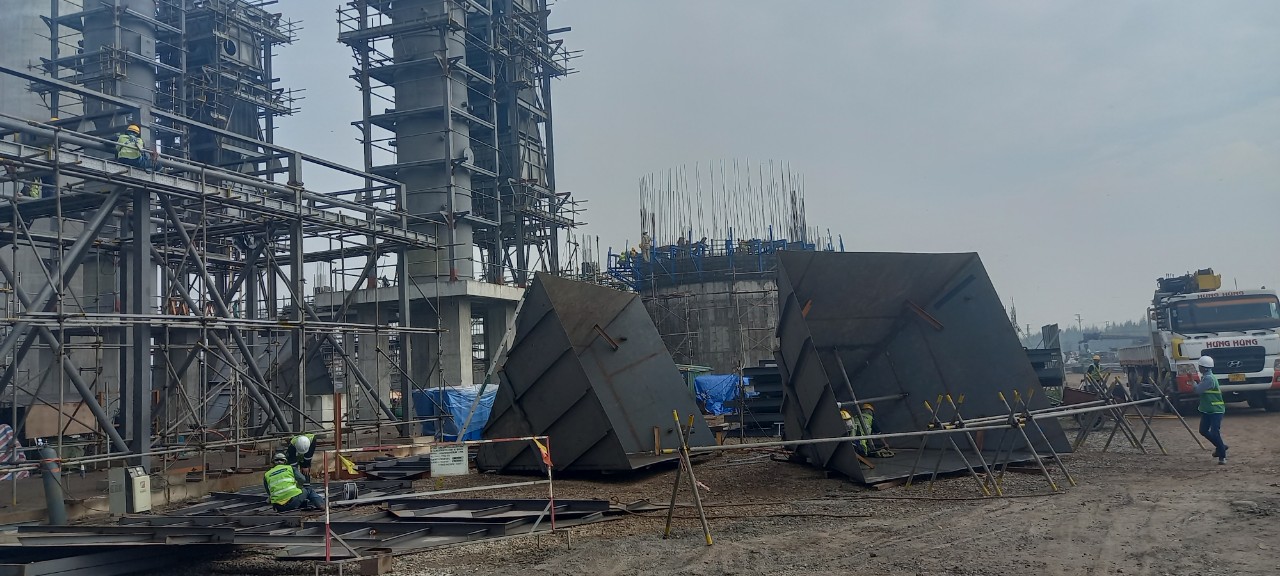 Lắp dựng thiết bị, kết cấu Lò hơi tầng sôi tuần hoàn 2x35T/H